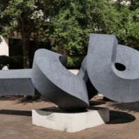 Hale Boggs Federal Building Plaza New Orleans, Louisiana<br>
"Out of There" von Clement Meadmore Out of There (New Orleans, Louisiana)