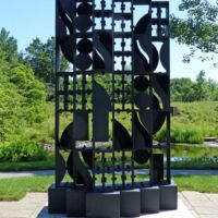 Frederik Meijer Gardens and Sculpture Park Grand Rapids, Michigan<br>
"Atmosphere and Environment XI" von Louise Nevelson Atmosphere and Environment XI (Grand Rapids, Michigan)