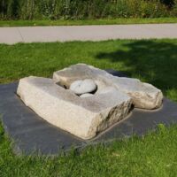 Minneapolis Sculpture Garden, Minnesota<br>
"Shodo Shima Stone Study" von Isamu Noguchi Shodo Shima Stone Study (Minneapolis, Minnesota)