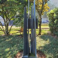 Sydney and Walda Besthoff Sculpture Garden New Orleans, Louisiana<br>
"Rain Mountain" von Isamu Noguchi Rain Mountain (New Orleans, Louisiana)