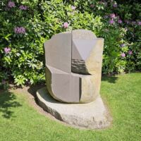 Louisiana Museum of Modern Art Humlebaek, Denmark<br>
"Queen of Spades" von Isamu Noguchi Queen of Spades (Humlebaek, Denmark)