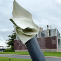Kemper Museum of Contemporary Art Kansas City, Missouri<br>
"Architect's Handkerchief" von Claes Oldenburg und Coosje van Bruggen Architect's Handkerchief (Kansas City, Missouri)