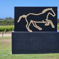 Pt. Leo Estate Sculpture Park Merricks, Victoria<br>
"Galloping Horse" von Julian Opie Galloping Horse (Merricks, Victoria)