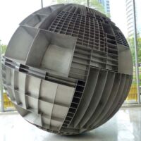 Downtown Toronto, Ontario<br>
“Compartment Earth” von Roxy Paine Compartment Earth (Toronto, Ontario)