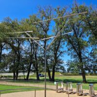 Pt. Leo Estate Sculpture Park Merricks, Victoria<br>
“Four Lines Up Oblique V” von George Rickey Four Lines Up Oblique V (Merricks, Victoria)