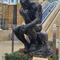 Resorts World Sentosa, Singapore<br>
"The Thinker" von Auguste Rodin The Thinker (Singapore)