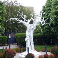 John and Mary Pappajohn Sculpture Park in Des Moines, Iowa<br>
"air gets into everything even nothing" von Ugo Rondinone air gets into everything even nothing (Des Moines, Iowa)