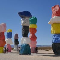 Las Vegas, Nevada<br>
"Seven Magic Mountains" von Ugo Rondinone Seven Magic Mountains (Las Vegas, Nevada)