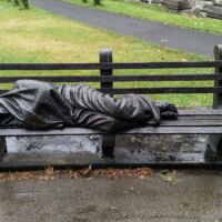 St. Patrick's Cathedral Dublin, Ireland<br>
"Homeless Jesus" von Timothy Schmalz Homeless Jesus (Dublin, Ireland)
