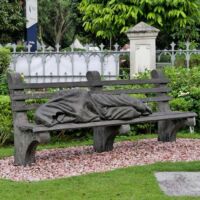 Cathedral of the Good Shepherd, Singapore<br>
"Homeless Jesus" von Timothy Schmalz Homeless Jesus (Singapore)