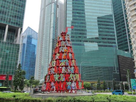 “Momentum” von David Gerstein am Collyer Quay, Singapore<br>
Für Kunstliebhaber ist Singapur ein Paradies “Momentum” von David Gerstein am Collyer Quay, Singapore