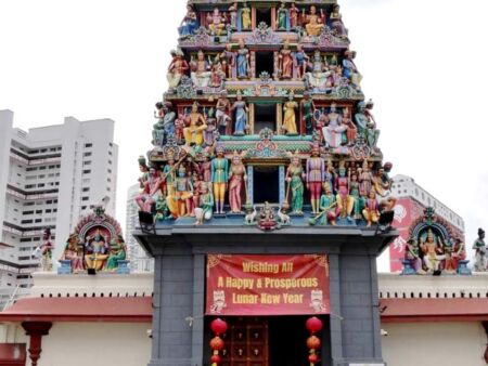 Sri Mariamman Temple in Chinatown, Singapore Sri Mariamman Temple in Chinatown, Singapore