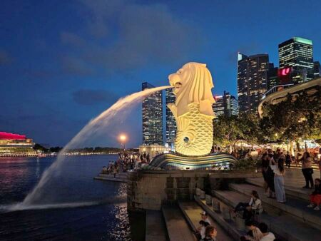 Merlion, Singapore<br>
Wahrzeichen der Stadt und Symbol für ihren Ursprung als Fischerdorf und „Löwenstadt“ Merlion, Singapore