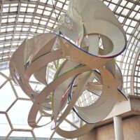 The Ritz Carlton, Singapore<br>
"Cornucopia" von Frank Stella Cornucopia (The Ritz Carlton, Singapore)