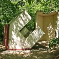 Middelheim Museum Antwerp, Belgium<br>
"Musterhäuser, Typ 'Bomarzo', 1979/94/2001" von Timm Ulrichs Musterhäuser, Typ 'Bomarzo', 1979/94/2001 (Antwerp, Belgium)