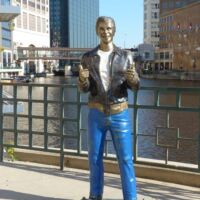 "Bronze Fonz" von Gerald P. Sawyer am Riverwalk Milwaukee, Wisconsin