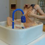 "Woman in Tub" von Jeff Koons