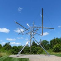 "B-Tree II" von Kenneth Snelson