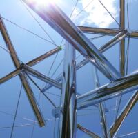 "B-Tree II" von Kenneth Snelson