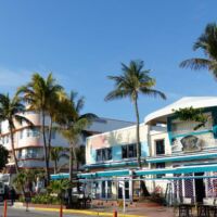 Miami Beach Art Deco Hotel<br>
Mangoes Tropical Café am Ocean Drive Tropical Café Miami Beach, Florida