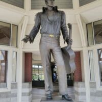 Elvis Presley Statue im Welcome Center Memphis, Tennessee