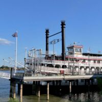 Raddampfer "City of New Orleans" in New Orleans, Louisiana<br>
Ein typischer "Paddle Wheeler", wie man ihn am Mississippi erwartet Raddampfer "City of New Orleans" in New Orleans, Louisiana
