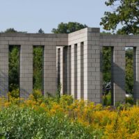 "X with Columns" von Sol LeWitt