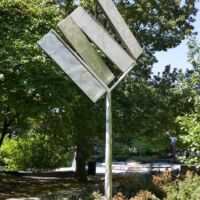 "Four Rectangles Oblique" von George Rickey