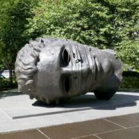 "Eros Bendato" von Igor Mitoraj