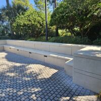 "Las Mesas Bench" von Jesús Bautista Moroles