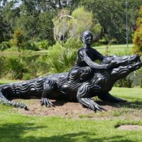 "Crocodylus" von Wangechi Mutu