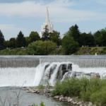 Wasserfälle und Mormonentempel in Idaho Falls, Idaho