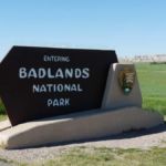 Parkeingang zum Badlands National Park, South Dakota