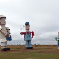 "Tin Family" am Enchanted Highway, North Dakota