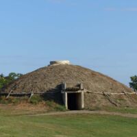 Earth Lodges im Fort Abraham Lincoln State Park, North Dakota