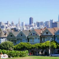Die "Painted Ladies" am Alamo Square in San Francisco, California