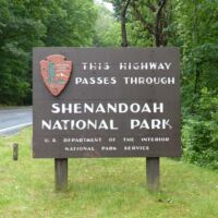 Parkeingang zum Skyline Drive im Shenandoah National Park, Virginia