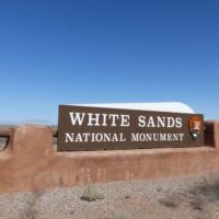 Parkeingang zum White Sands National Park in New Mexico Parkeingang zum White Sands National Park in New Mexico