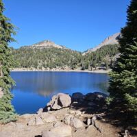 Lake Helen im Lassen Volcanic National Park, California Lake Helen im Lassen Volcanic National Park, California