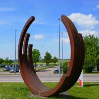 Würth Skulpturengarten Künzelsau, Germany<br>
"221.5° ARC x 5" von Bernar Venet 221.5° ARC x 5 (Künzelsau, Germany)