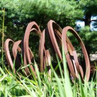 Frederik Meijer Gardens and Sculpture Park Grand Rapids, Michigan<br>
"Two Indeterminate Lines" von Bernar Venet Two Indeterminate Lines (Grand Rapids, Michigan)