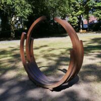 Grüner Hügel Bayreuth, Germany<br>
"222.5° Arc x 5" von Bernar Venet 222.5° Arc x 5 (Bayreuth, Germany)
