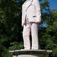 Citygarden St. Louis, Missouri<br>
"Big Suit" von Erwin Wurm Big Suit (St. Louis, Missouri)