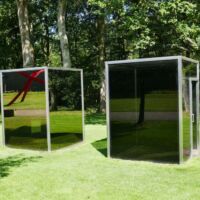 "Two Adjacent Pavilions" von Dan Graham