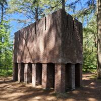 "Brick Sculpture" von Per Kirkeby