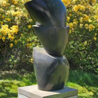"Trois coupes superposées" von Jean Arp