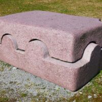 "Harri III" von Eduardo Chillida